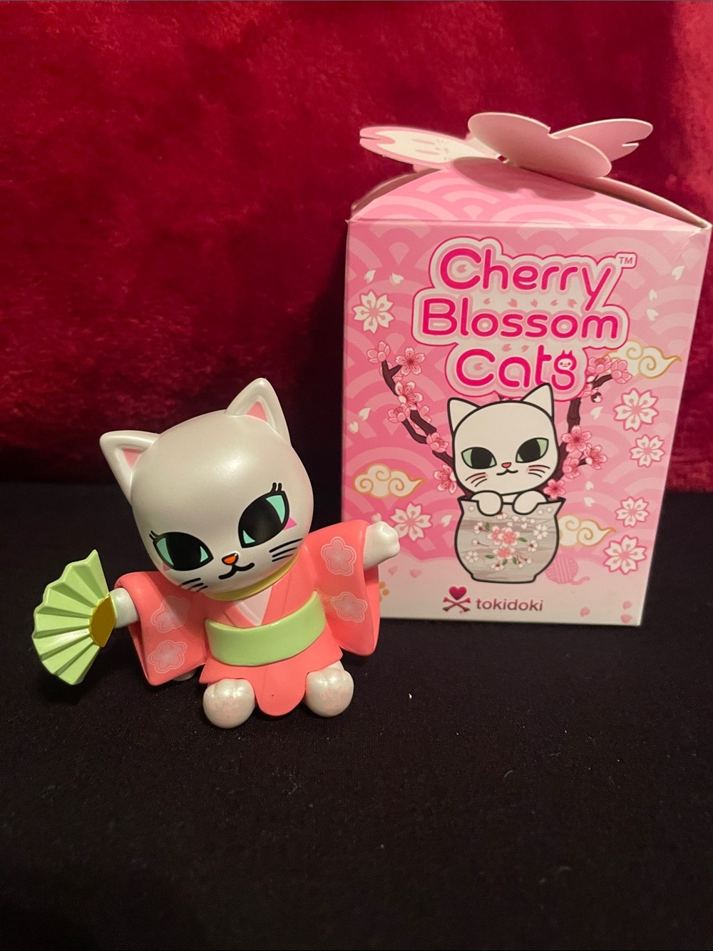 tokidoki Cherry Blossom Cat Vinyl Figure - Pink Kimono & Mint Obi - Picture 2 of 6